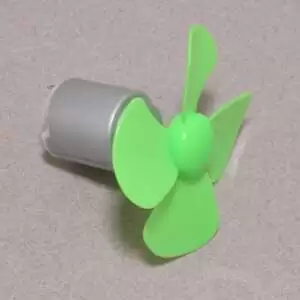 Plastic Propeller 4 Blades 56mm - Image 4