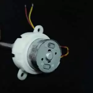 Low Speed White DC Gear Motor Long Shaft 3.7V 15RPM 45mm - Image 4