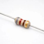 Carbon Resistor 820Ω 0.125W Through Hole